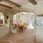 La Maison Du Puisatier • Centre Historique • Piscine Chauffee •jardin *