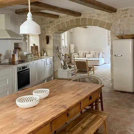 La Maison Du Puisatier • Centre Historique • Piscine Chauffee •jardin Holiday home