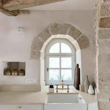 La Maison Du Puisatier • Centre Historique • Piscine Chauffee •jardin Holiday home