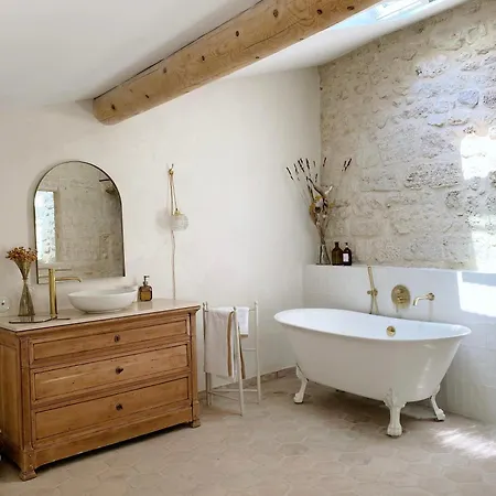 La Maison Du Puisatier • Centre Historique • Piscine Chauffee •jardin * Uzès