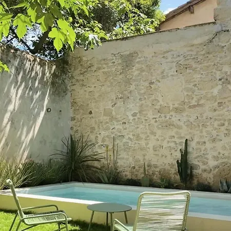 La Maison Du Puisatier • Centre Historique • Piscine Chauffee •jardin Holiday home Uzes