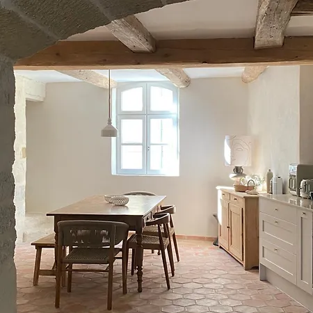 La Maison Du Puisatier • Centre Historique • Piscine Chauffee •jardin *