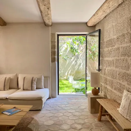 Holiday home La Maison Du Puisatier • Centre Historique • Piscine Chauffee •jardin Uzes