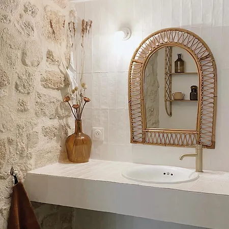 La Maison Du Puisatier • Centre Historique • Piscine Chauffee •jardin Uzès