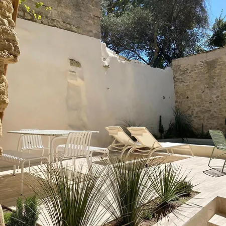Prázdninový dům La Maison Du Puisatier • Centre Historique • Piscine Chauffee •jardin Uzès