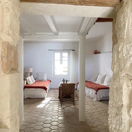 La Maison Du Puisatier • Centre Historique • Piscine Chauffee •jardin
