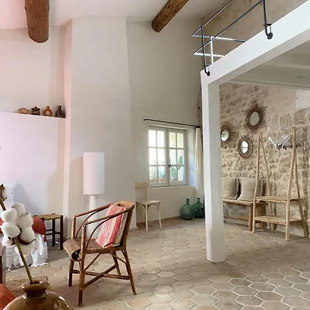 La Maison Du Puisatier • Centre Historique • Piscine Chauffee •jardin *